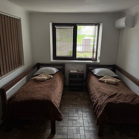 Family Люкс Aparthotel Kamianets-Podilskyi Exterior photo