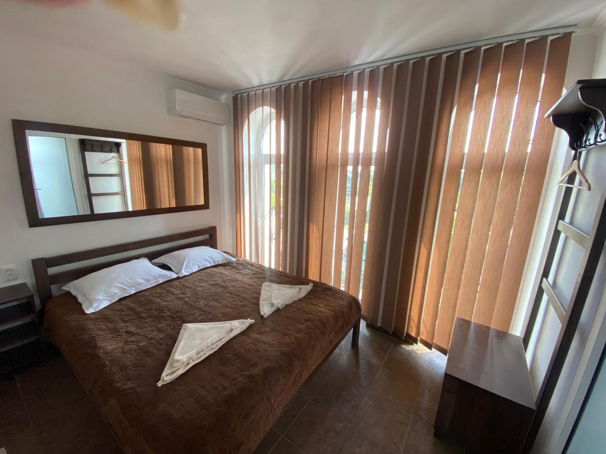 Family Люкс Aparthotel Kamianets-Podilskyi Exterior photo